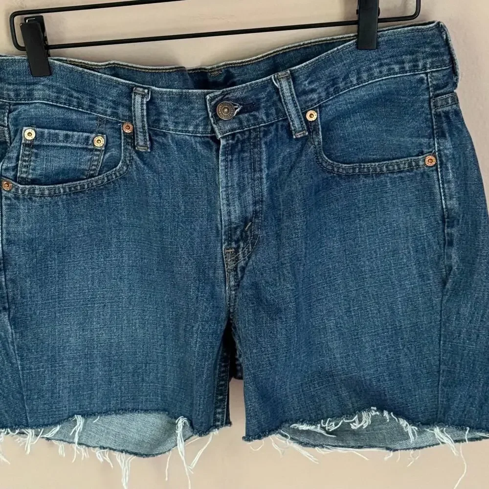 Levi 550 Cut Off Jean Shorts 32